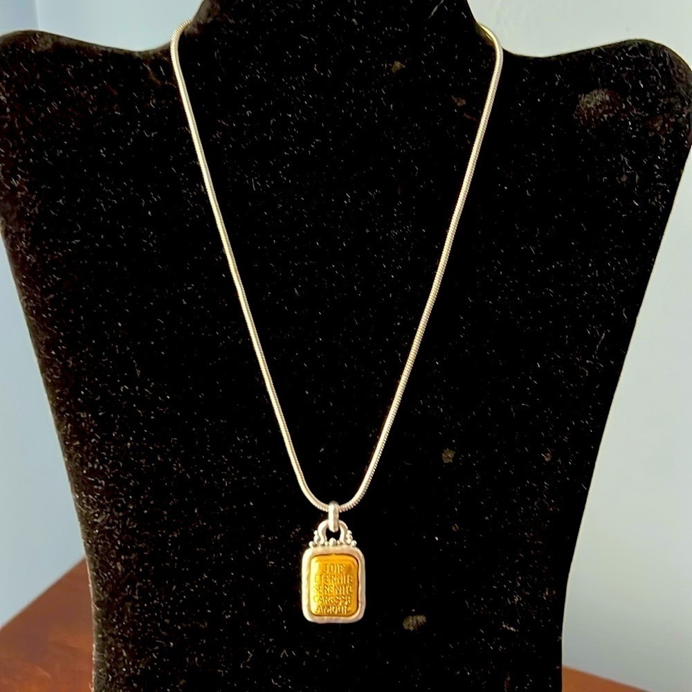 Dorlan Silver Pendant Necklace- 18 Inch Chain